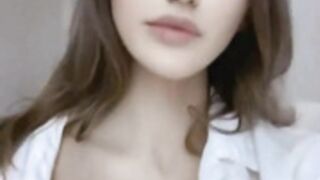 Ølîvįa*Č@§ta Tits Reveal