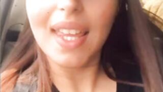 Jazmin cantando