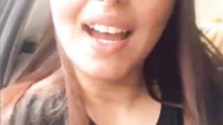 Jazmin cantando