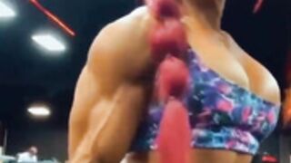 Hot FBB Pumping Iron