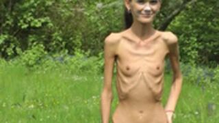 anorexic Denisa outdoors 8t00448