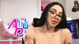 ariadna lorenzana live