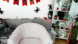 Валерия Токарская ёбливая уродина ебётся за кусок сала