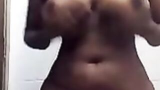 Sexy bhabhi nude boobs