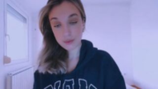 lIIlIIum underboob & booty tease