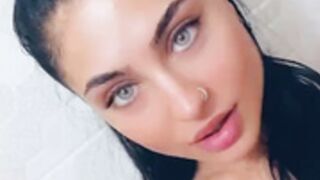 Plusica de puterea dragostei videochat