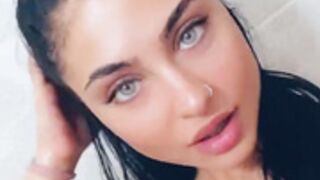 Plusica de puterea dragostei videochat