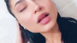 Plusica de puterea dragostei videochat