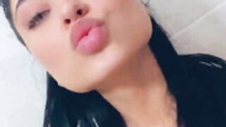 Plusica de puterea dragostei videochat