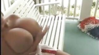 BBG cheerleading dancer