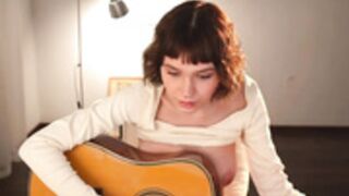 Luna_ai Luna Plays the Guitar