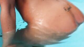 Caty Cole wet lyotard