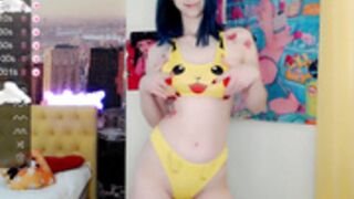 akikohentai pikachu