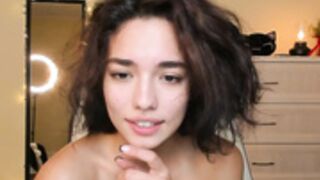 Ella_Flar_ hand bra 2022-10-02