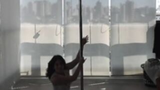 sofia santino poledance