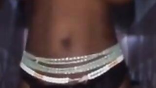 Poupee mimi con sus grandes tetas