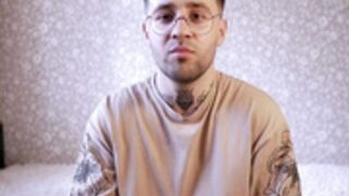 Поцелуй с языком двух девушек 5 минут без паузы