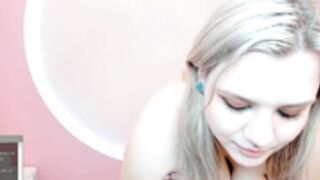 Iris_Kisskiss boob flash 3 on 1st day (9 Nov 2022)