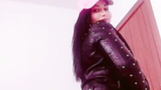 arab girl showing off shiny leggings 1
