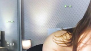 ki_lolli  2022-10-09 is naturally eager-to-please gal