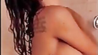 Brittney Palmer shower