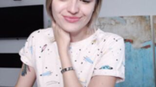 Fumari014 cute blonde doggy show