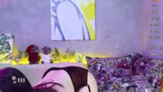 LiluDallass  2022-11-13  cute tight 33yo slit