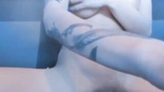 Hotfallingdevil - In Car