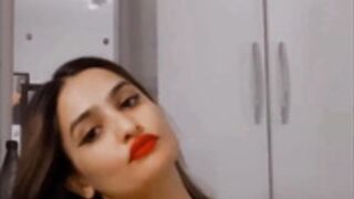 Sassy poonam nipples show