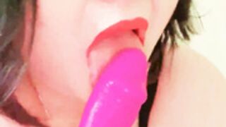 Facebook bbw slut Christina sucks dildo