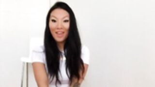 AsaAkira-Pornstar-UpskirtTease