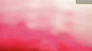 Жена Гашика показала сиськи