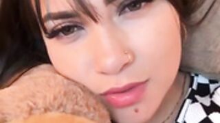 XHannaxX masturbating 2
