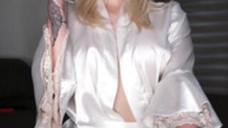 Kimtylor_ vertical 1