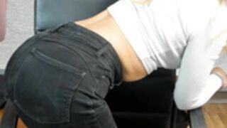 curtischloe twerking in clothes