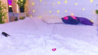 bunnylia now liamurr  2022-11-17 plays w/ her asshole