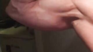 WHO IS THIS GIRL? ANY IDEA? Fine Buffed MILF Topless