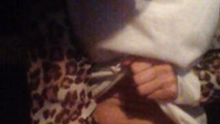 Le_lea milking and cumming