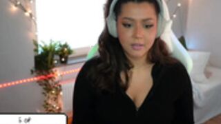 carasweden flashing her big tits -spanks her big ass