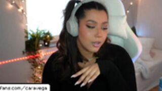 carasweden flashing her big tits -spanks her big ass