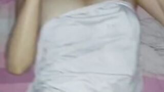 Tante digenjot malu-malu