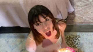 Vera King- Freeuse Surprise Facial Compilation