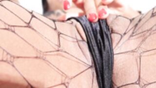 Dolce M00N Fingering Fishnet Fuck