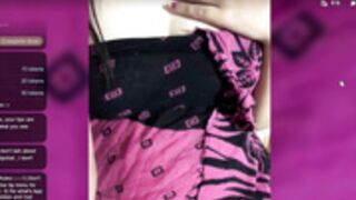 Aanaya06 Rare boobs glimpse