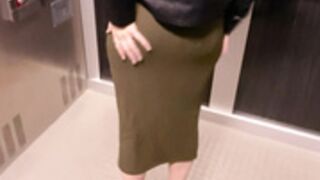 Guesswhox2 bg50 elevator sex and creampied