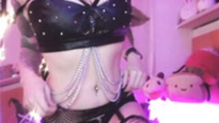 Undersiegexo camshow