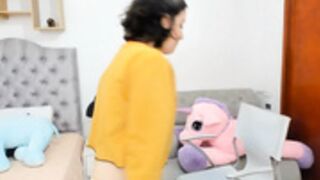 1genesis 200804 cute, innocent girl is naughty, pee