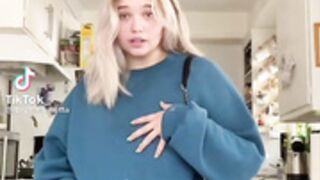 I've full face nudes of this bitch