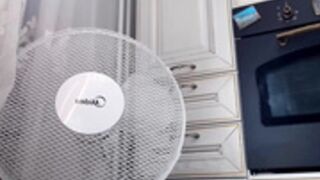 ravvn camshow stripping and teasing