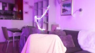 ODeviline does solo show